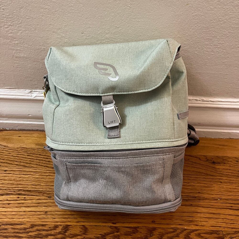 NWOT Jetkids by Stokke backpack (mint green)